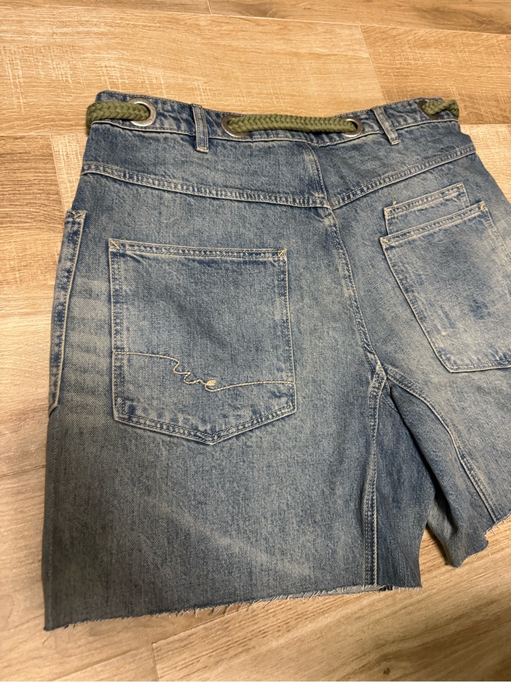 Free People We The Free Moxie Barrel Shorts Truest Blue $128 Size 32 NWOT - Picture 11 of 12